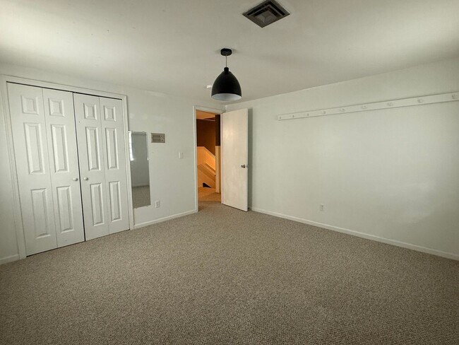 Building Photo - Spacious 4BR House in Tulsa