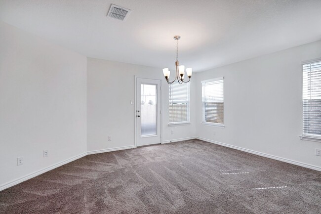 Building Photo - 614 Eucharis