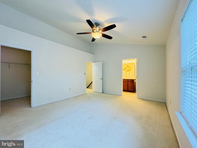 Building Photo - 8268 Linblake Ct