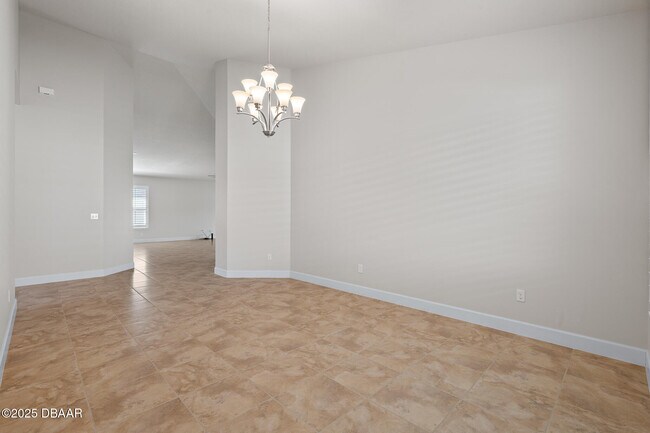 Building Photo - 663 S Lake Dr