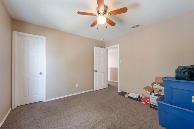 Building Photo - Easy Living on Amber Ledge