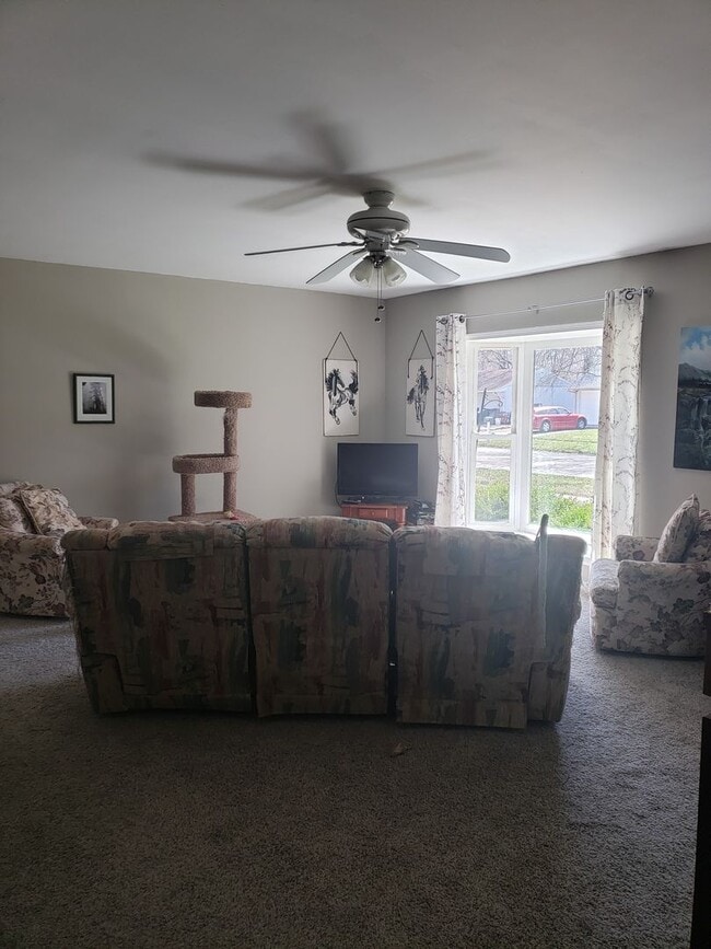 Building Photo - 3bed/1bath in Kenwood neighborhood