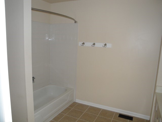 Building Photo - 13817 S Petersburg Dr