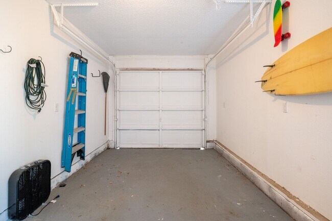 Building Photo - FURNISHED RENTAL-AVAILABLE 3-12 MONTHS STARTING MARCH 2026