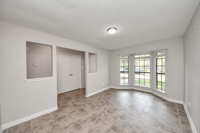 Building Photo - 7303 Foxwick Ln