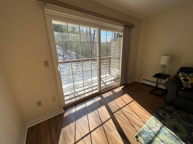Building Photo - 267 Hildred Dr