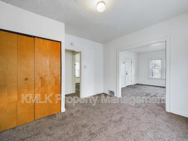Building Photo - 539 Gage St