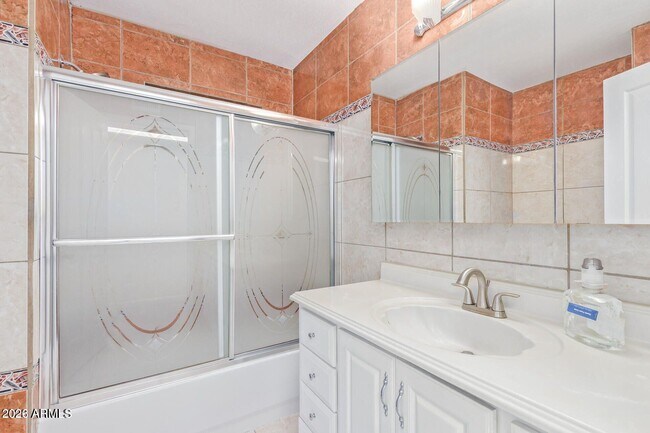 Building Photo - 1212 E McLellan Blvd