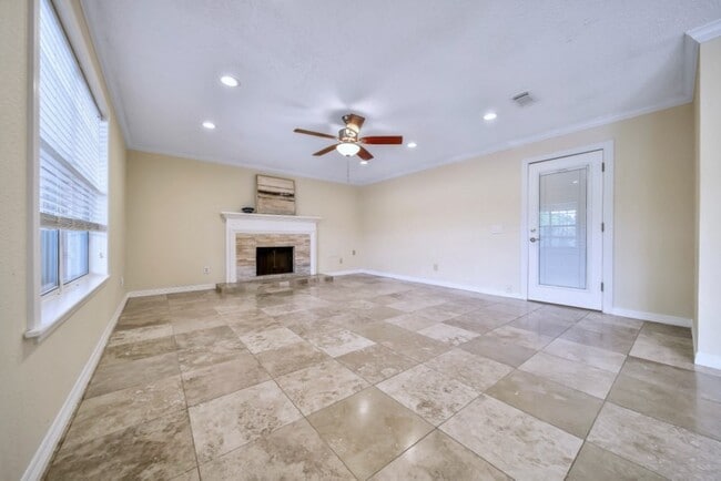 Building Photo - 3006 Mesquite Dr