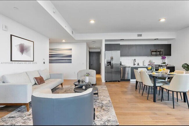 Building Photo - 398 NE 5th St