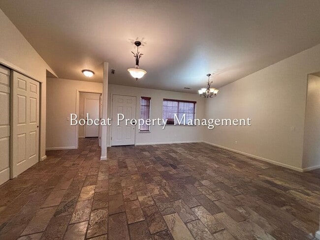 Building Photo - 1054 Camellia Ct