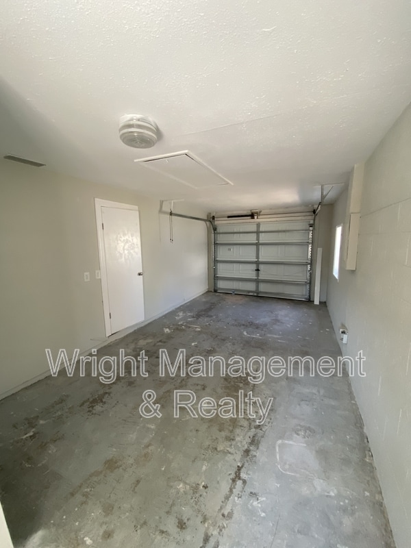 Building Photo - 3544 Martell St