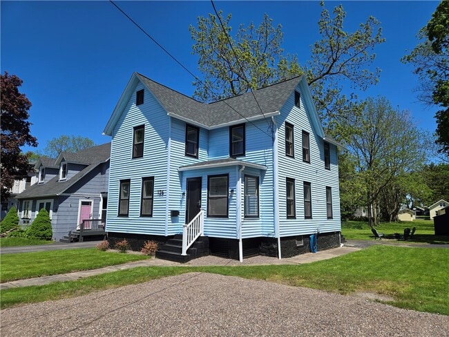 Primary Photo - 126 Lake Ave