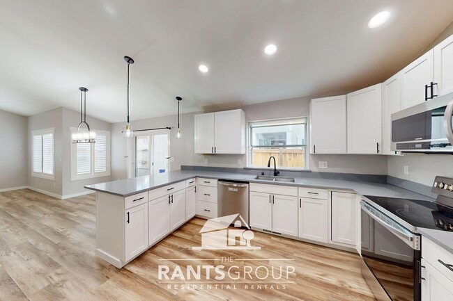 Building Photo - Move in Ready! Renovated 2-bed, 2-bath Rambler in Lacey!