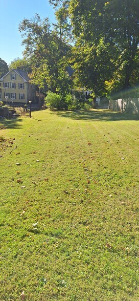 Building Photo - 8 Woodland St