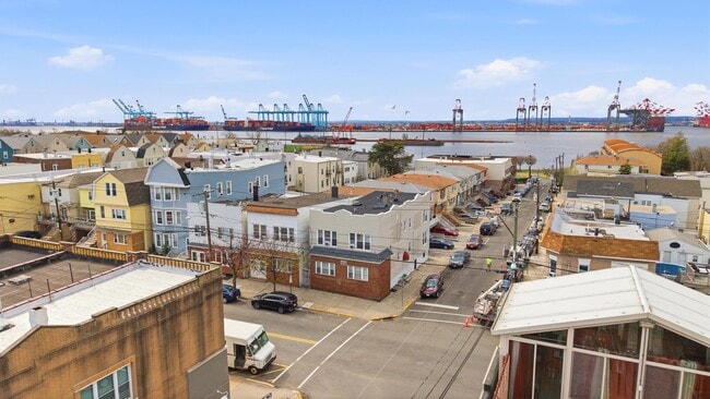 Building Photo - 497 Avenue A