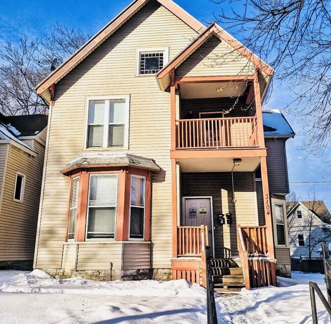 Building Photo - 3104 Clinton Ave