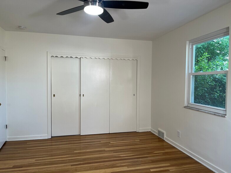 Building Photo - 1419 Beechwood Blvd