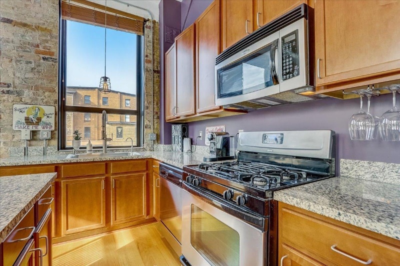 Building Photo - 1701 NE Madison St