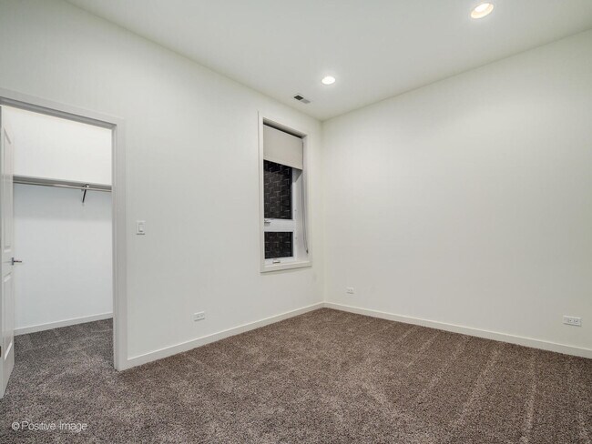 Building Photo - 4111 N Narragansett Ave