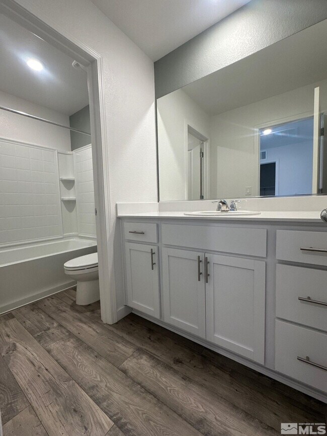 Building Photo - 420 Summer Triangle Dr