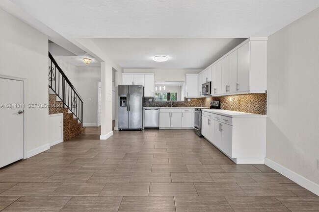 Building Photo - 8855 SW 62nd Terrace