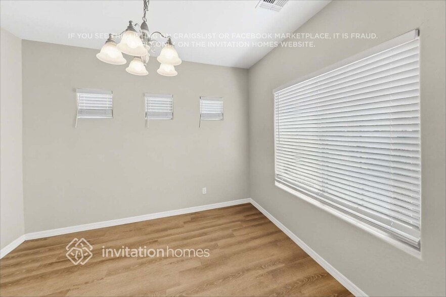 Building Photo - 11060 E Stearn Ave