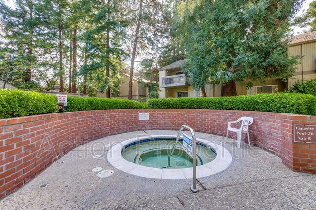 Building Photo - 505 Cypress Point Dr