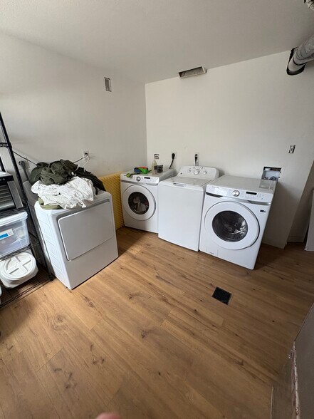 Building Photo - 2215 Ames St