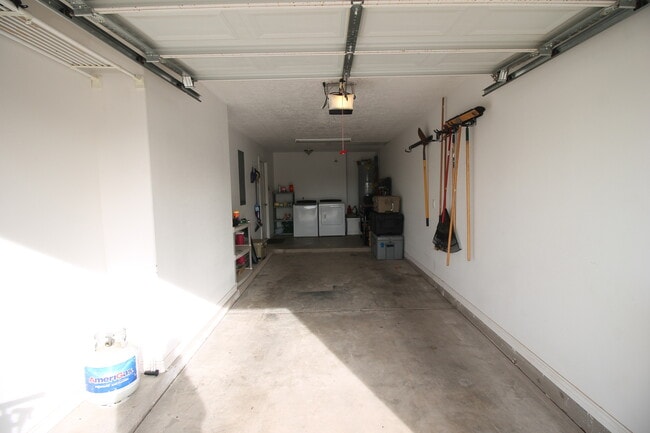 Building Photo - 708 Bison Rd