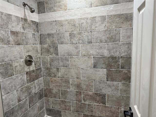 Building Photo - 523 Red Oak Dr