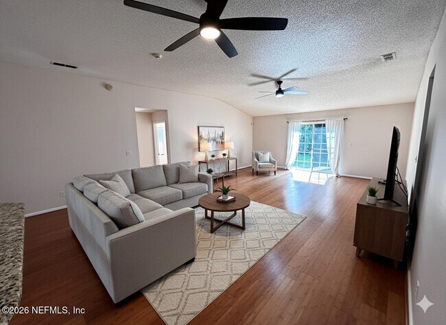 Building Photo - 1449 Blue Heron Ln N