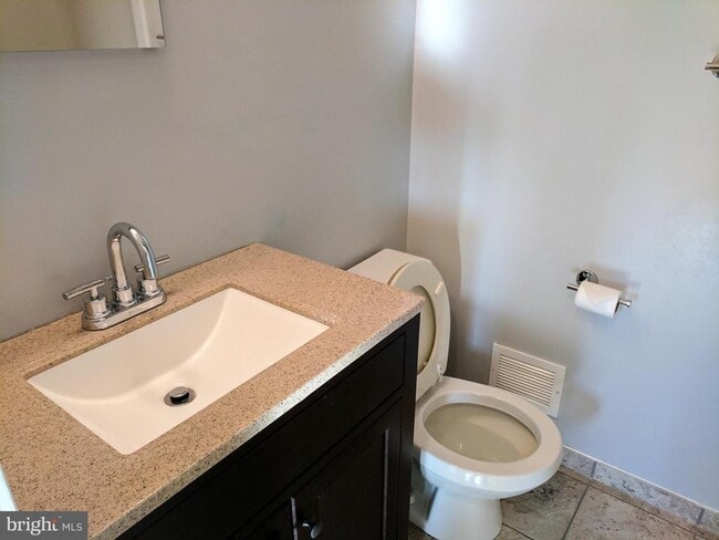 Building Photo - 3719 Madison Ln