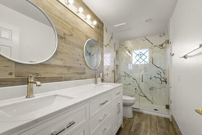 Building Photo - Welcome Home to Fall in Love with This Stu...