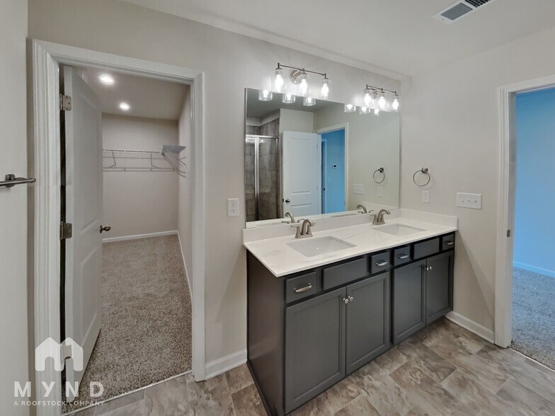Building Photo - 1187 Park Center Cir