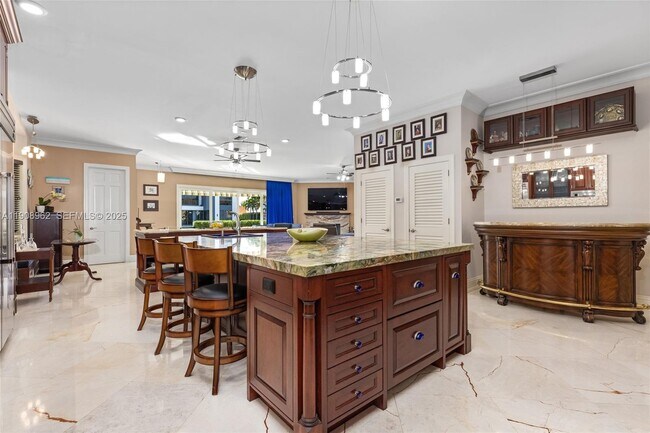 Building Photo - 70 Bay Colony Ln