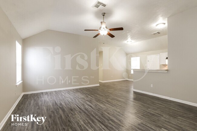 Building Photo - 19375 Strathmore Pl Ln