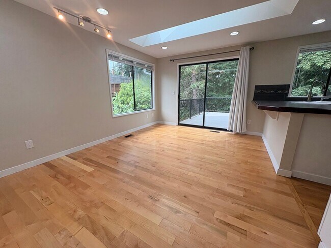 Building Photo - Bright and Spacious Newcastle Home -Open House Saturday the 27th 4:00-5:00