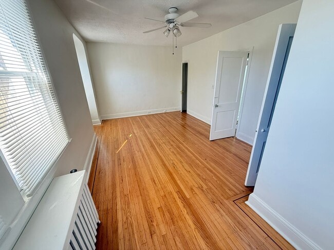 Building Photo - Spacious 3 Bedroom Townhome in Historic Ed...