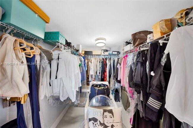 Building Photo - 5838 Collins Ave