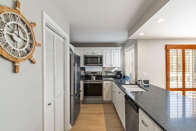 Building Photo - 353 S US Hwy 1