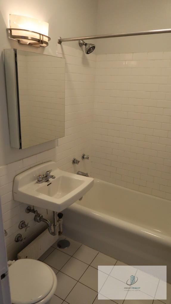 Building Photo - 534 W Stratford Pl