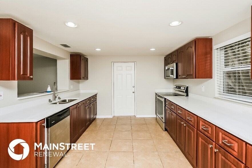 Building Photo - 3914 Pensdale Dr