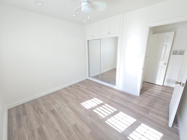 Building Photo - 17329 Denker Ave