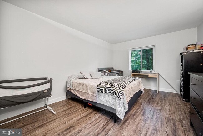 Building Photo - 1423 Northgate Square