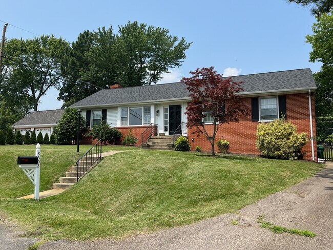 Building Photo - Warrenton