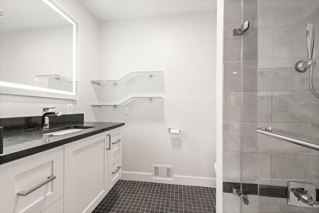 Building Photo - Available NOW! 4 Bedroom 3 Bath Beautiful ...