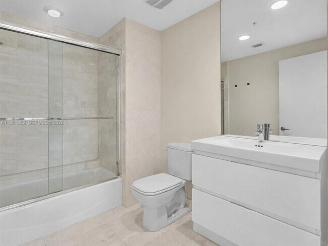 Building Photo - 17301 Biscayne Blvd