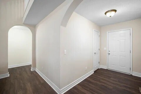 Building Photo - 1143 S Elmwood Ave