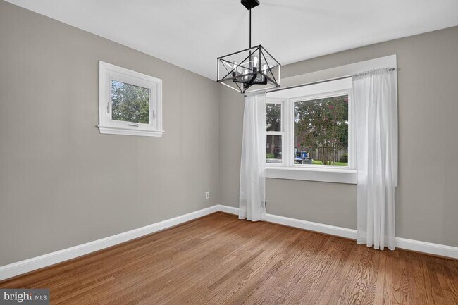 Building Photo - 9315 Linden Ave